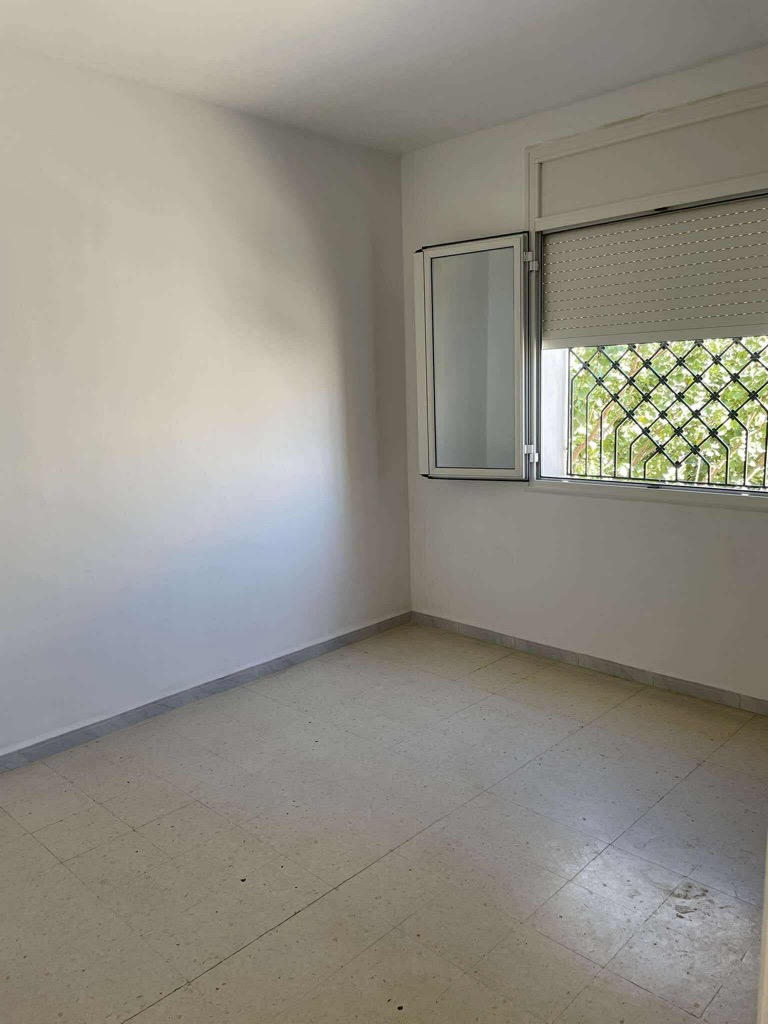 À Louer | Étage de villa S+2 rénové – Oued Elil (Cité Jinene, près du lycée Asad Ibn Fourat)