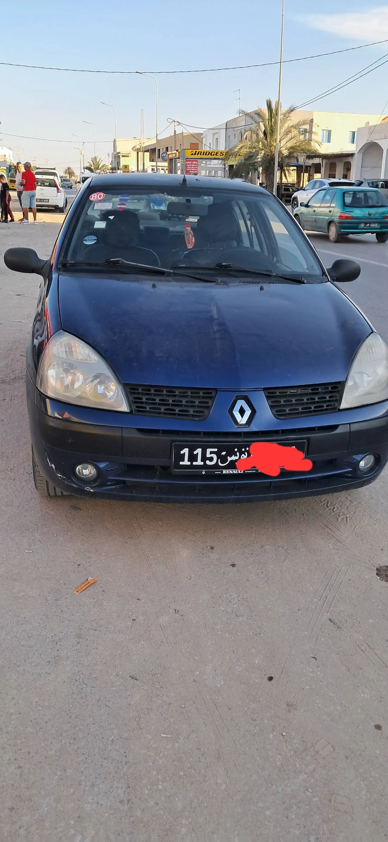 Clio classique a vendre djerba houmt souk
