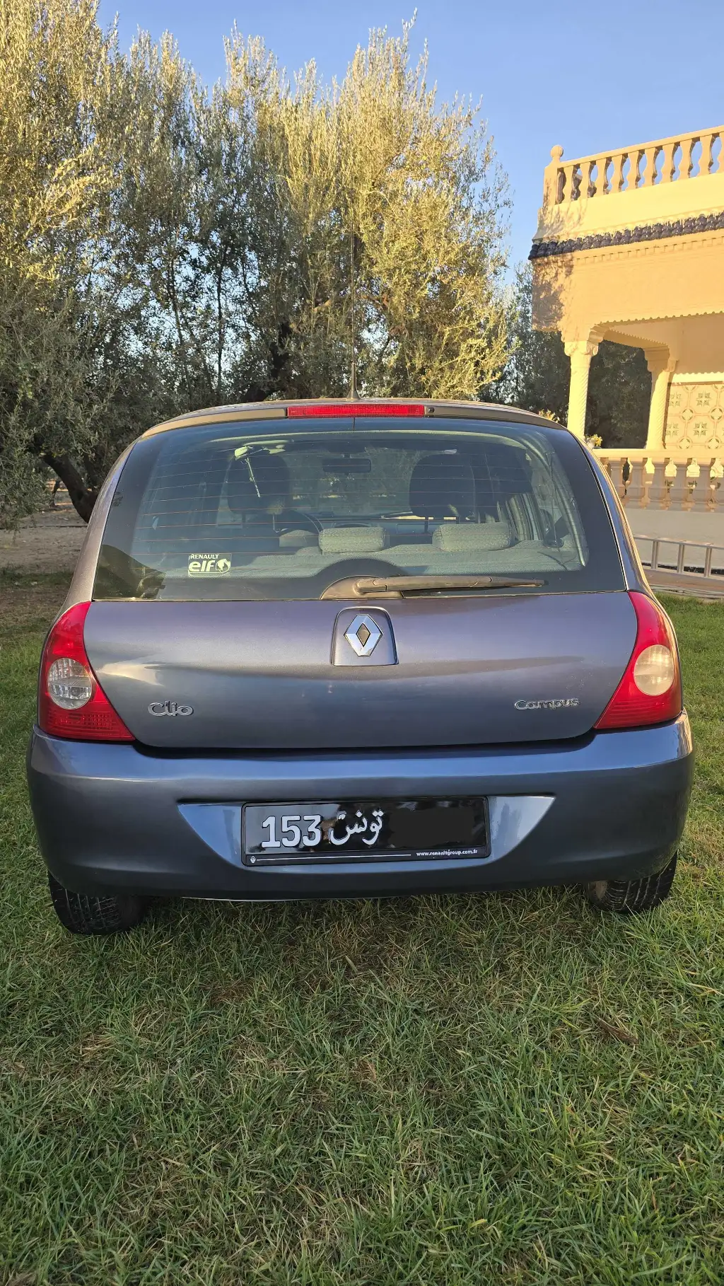 A Vendre Clio compus
