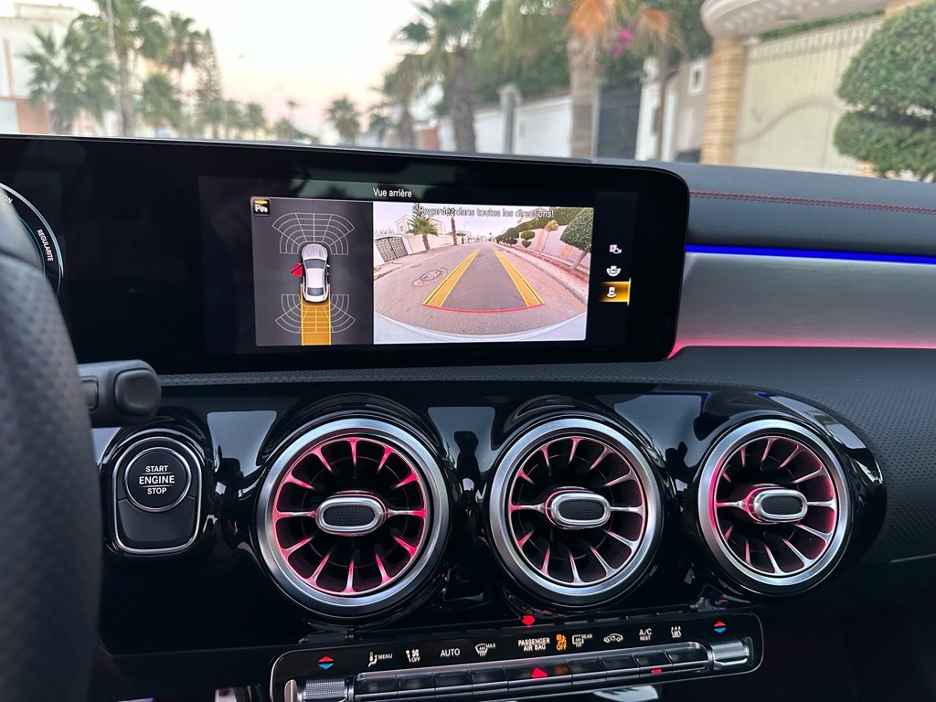 Mercedes cla 250e kit Amg full options avec faible kilometrage