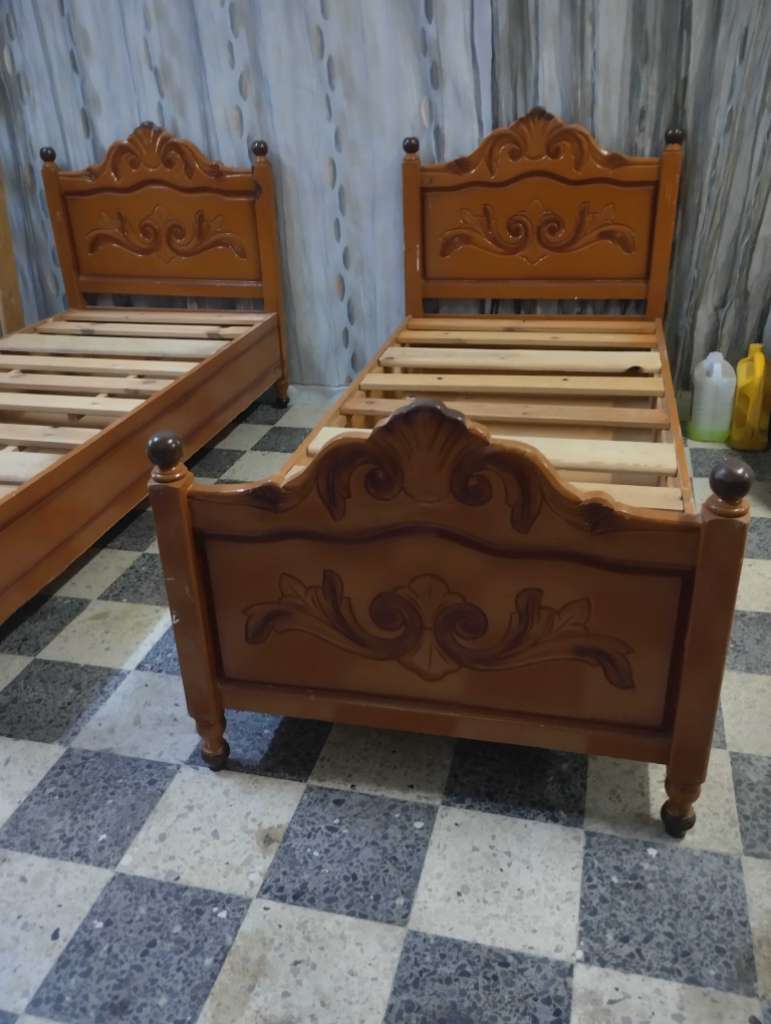 Deux lits(بالصندوق)  a vendre à mahdia ☎️ 94.013.109