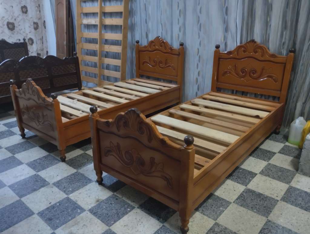 Deux lits(بالصندوق)  a vendre à mahdia ☎️ 94.013.109