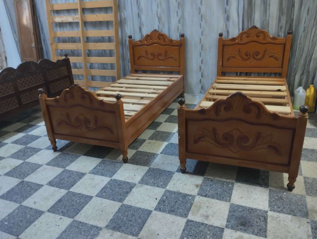 Deux lits(بالصندوق)  a vendre à mahdia ☎️ 94.013.109