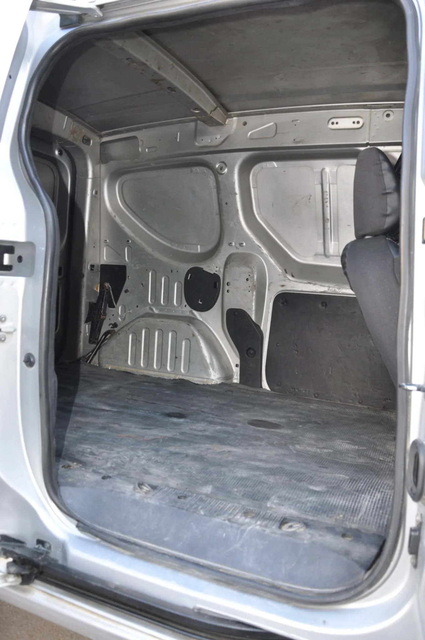 DACIA DOKKER VAN LUX  2 Places Commerciales  TEL : 92.951.221  