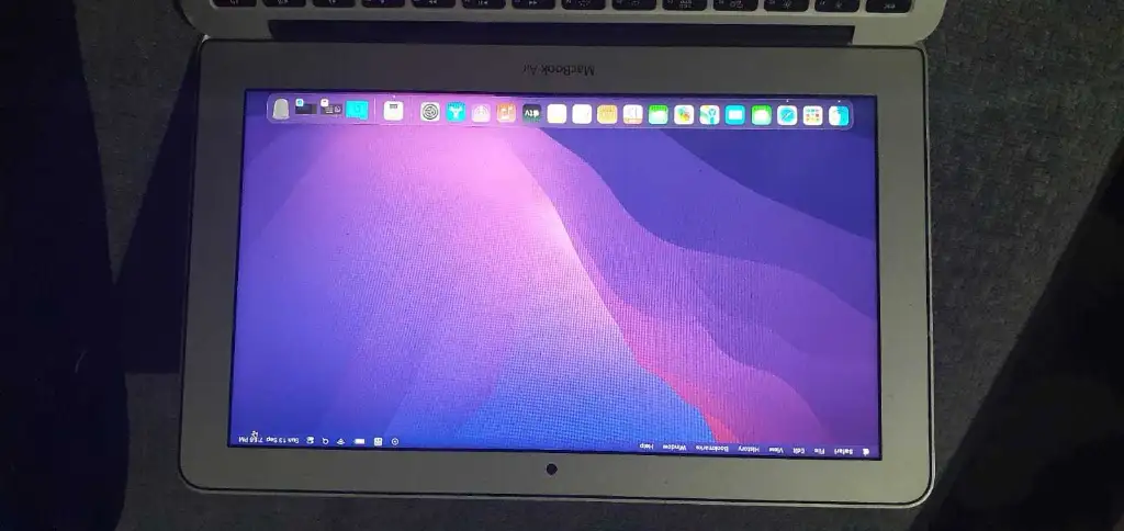 MACBOOK AIR