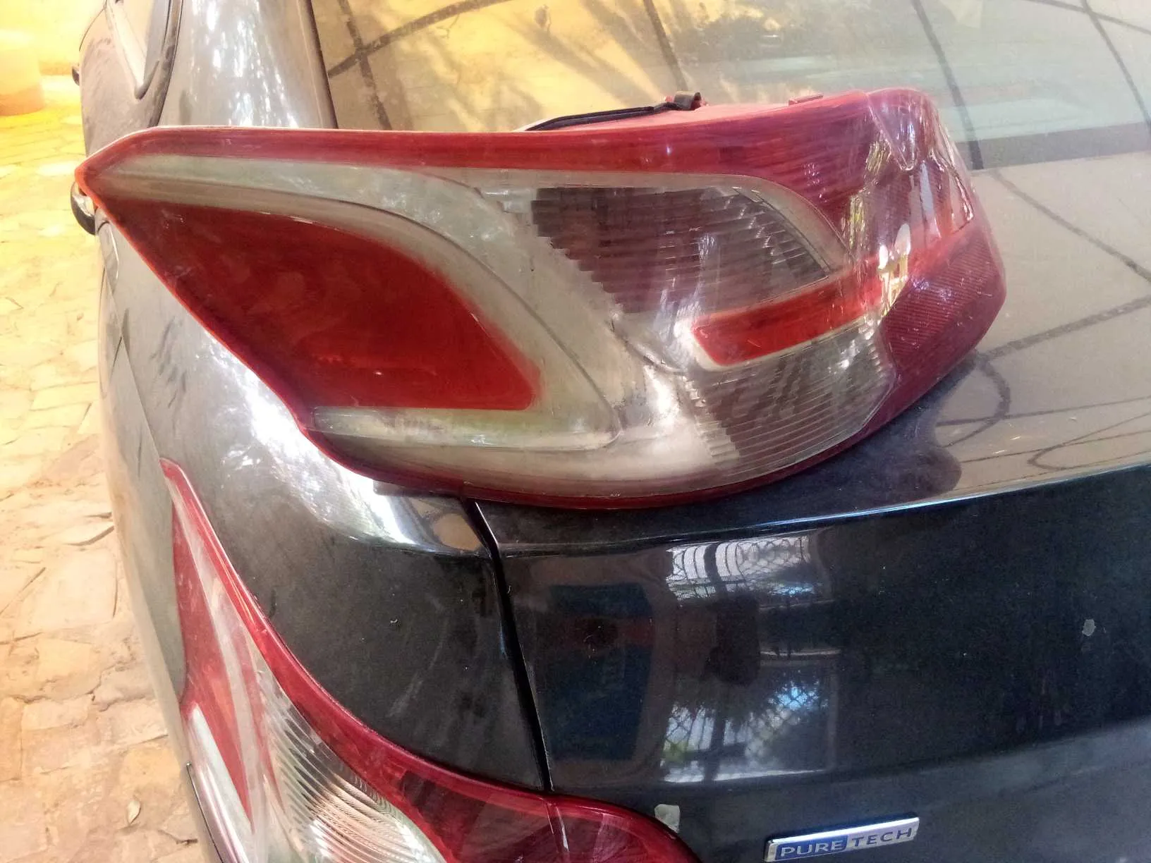 Feux arrière gauche peugeot année 2016