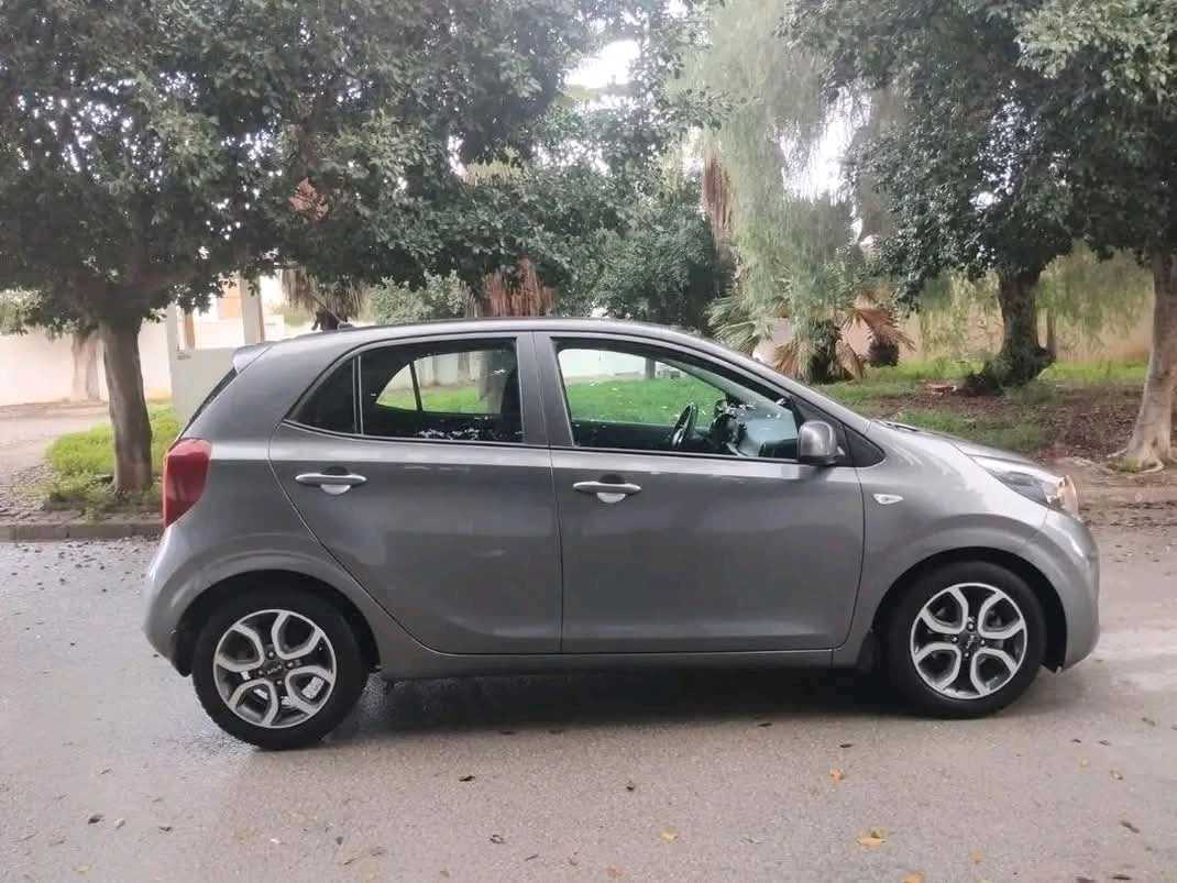 KIA PICANTO GT LINE PREMIÈRE MAIN EN ÉTAT NEUF 