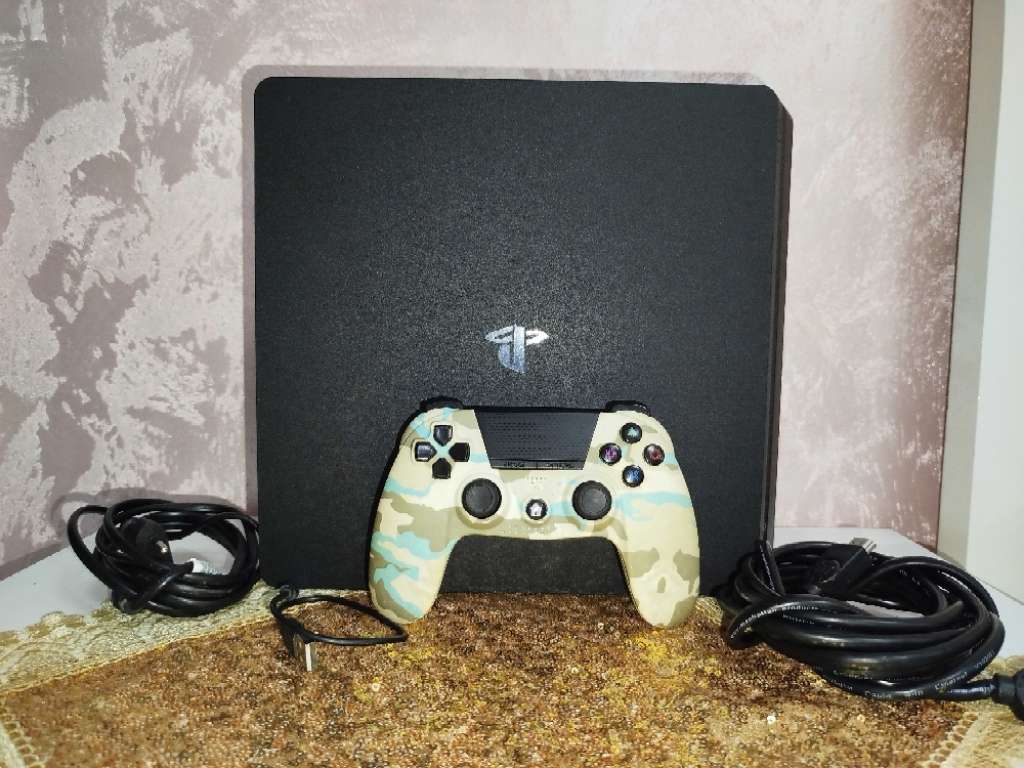 Ps4 slim + RDR 2 + CRACHE CTR