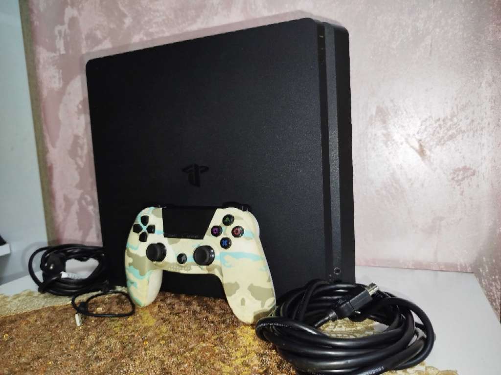 Ps4 slim + RDR 2 + CRACHE CTR