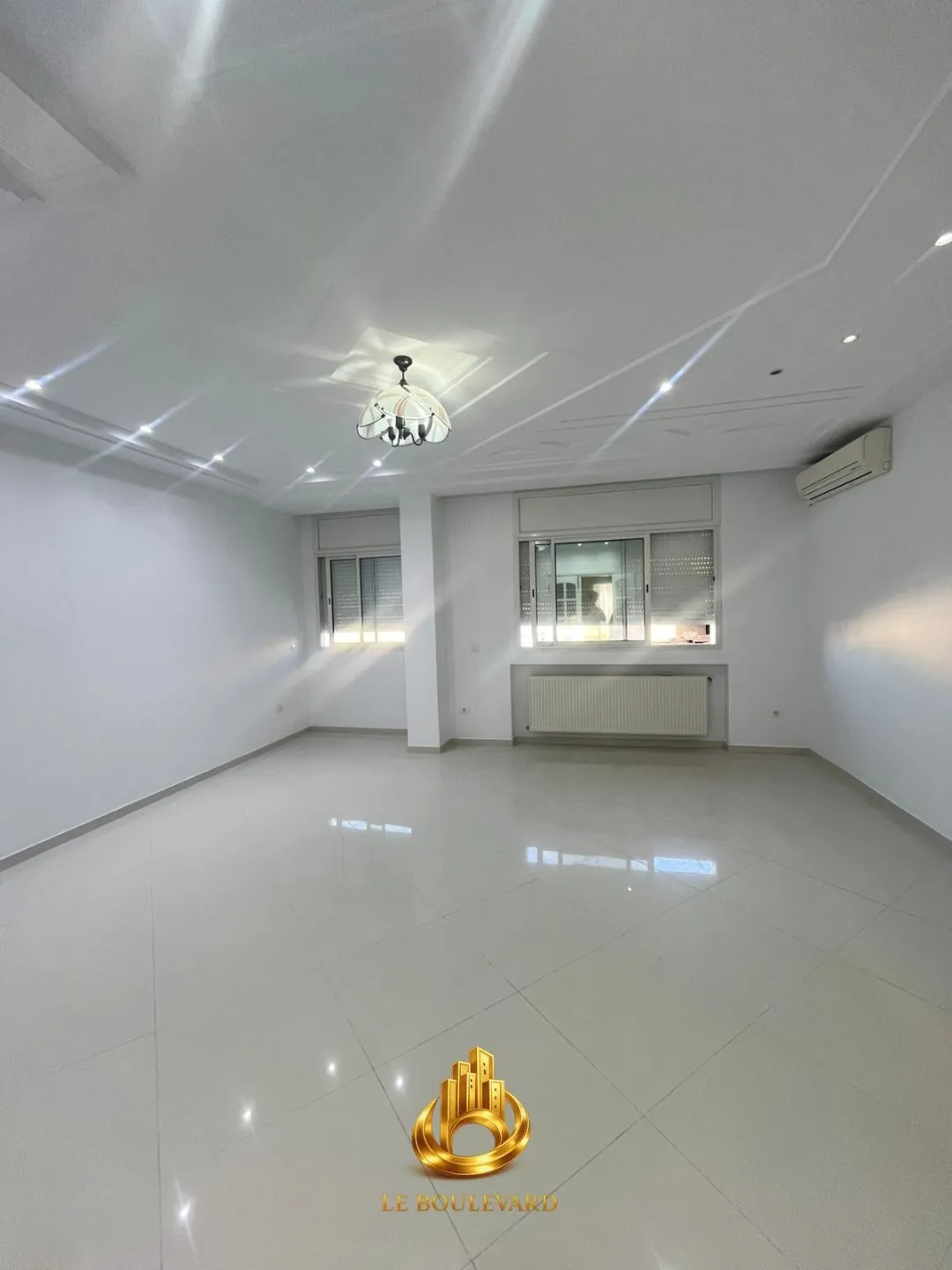 A Louer Etage De Villa S+3 Situé à route de Tunis Nabeul à proximité de Anouar Market