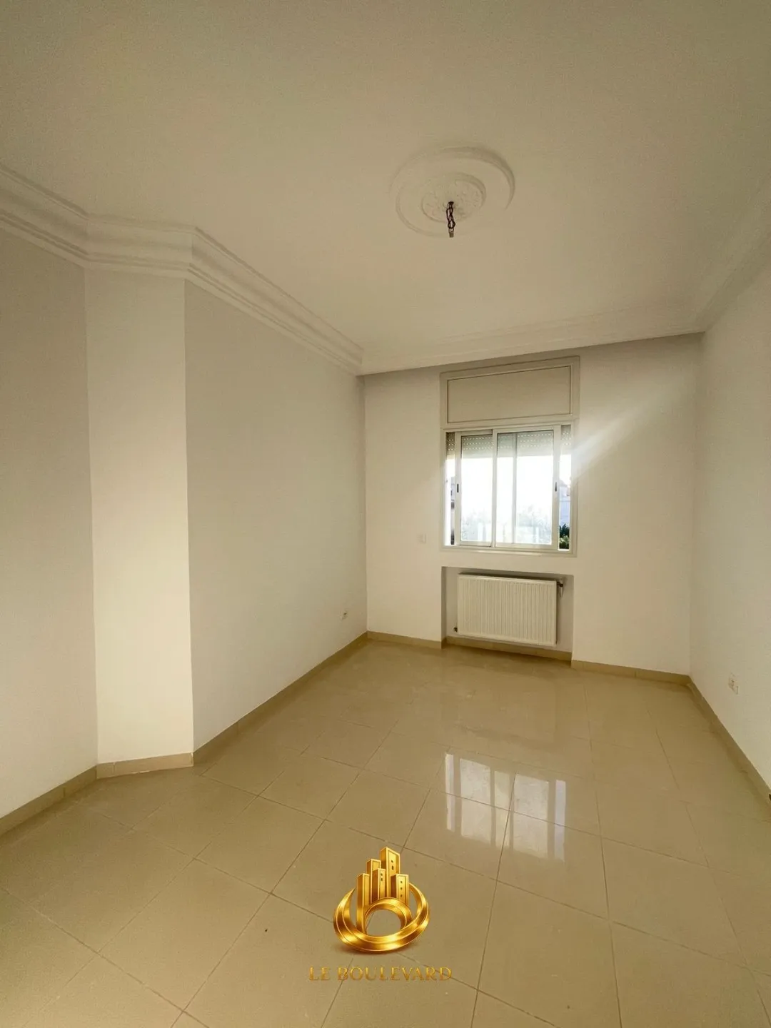 A Louer Etage De Villa S+3 Situé à route de Tunis Nabeul à proximité de Anouar Market