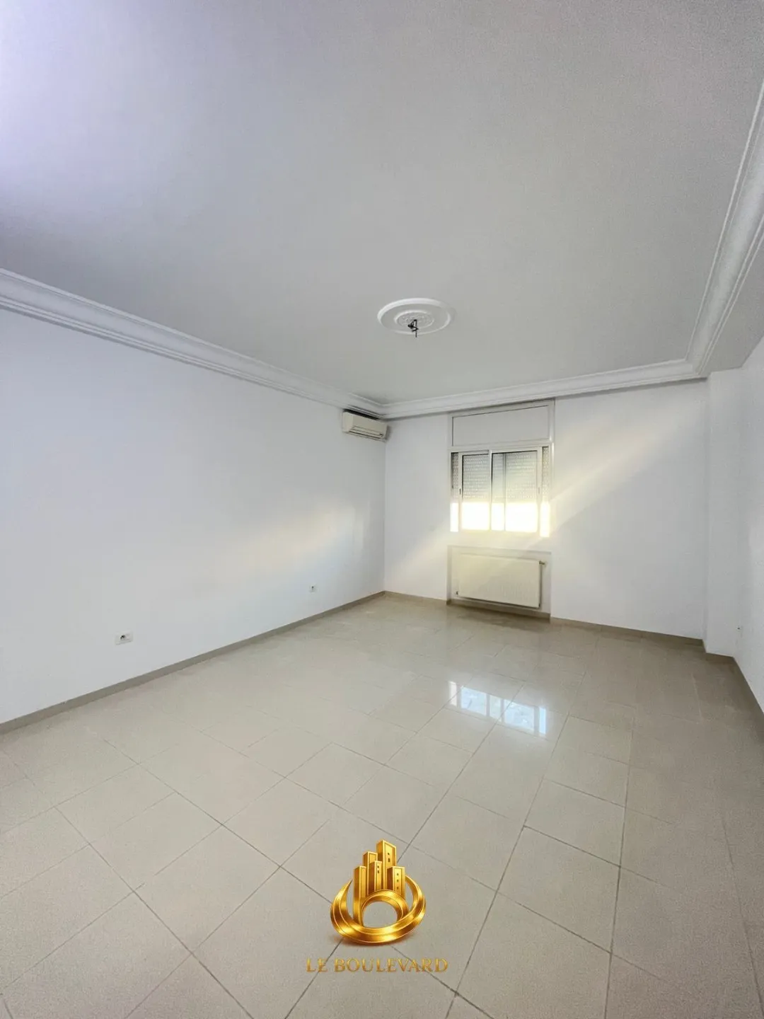 A Louer Etage De Villa S+3 Situé à route de Tunis Nabeul à proximité de Anouar Market