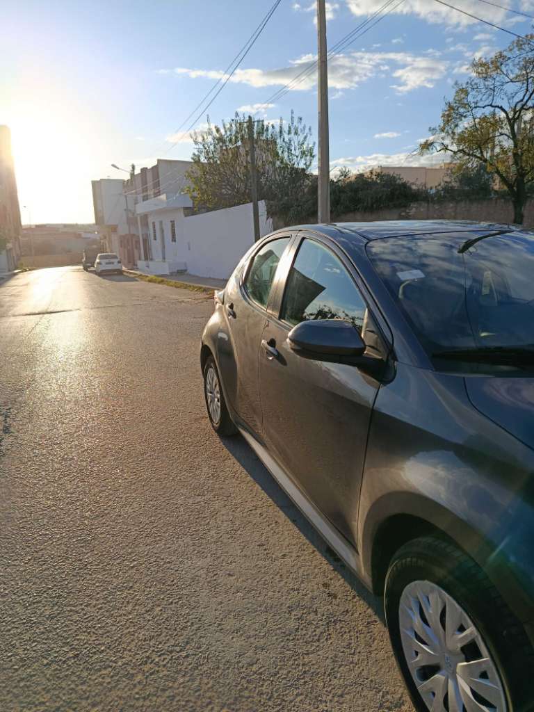 belle toyota yaris model 2022 toute option