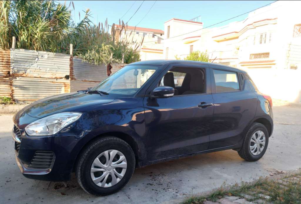 SUZUKI SUIFT NEUF PREMIERE MAIN 