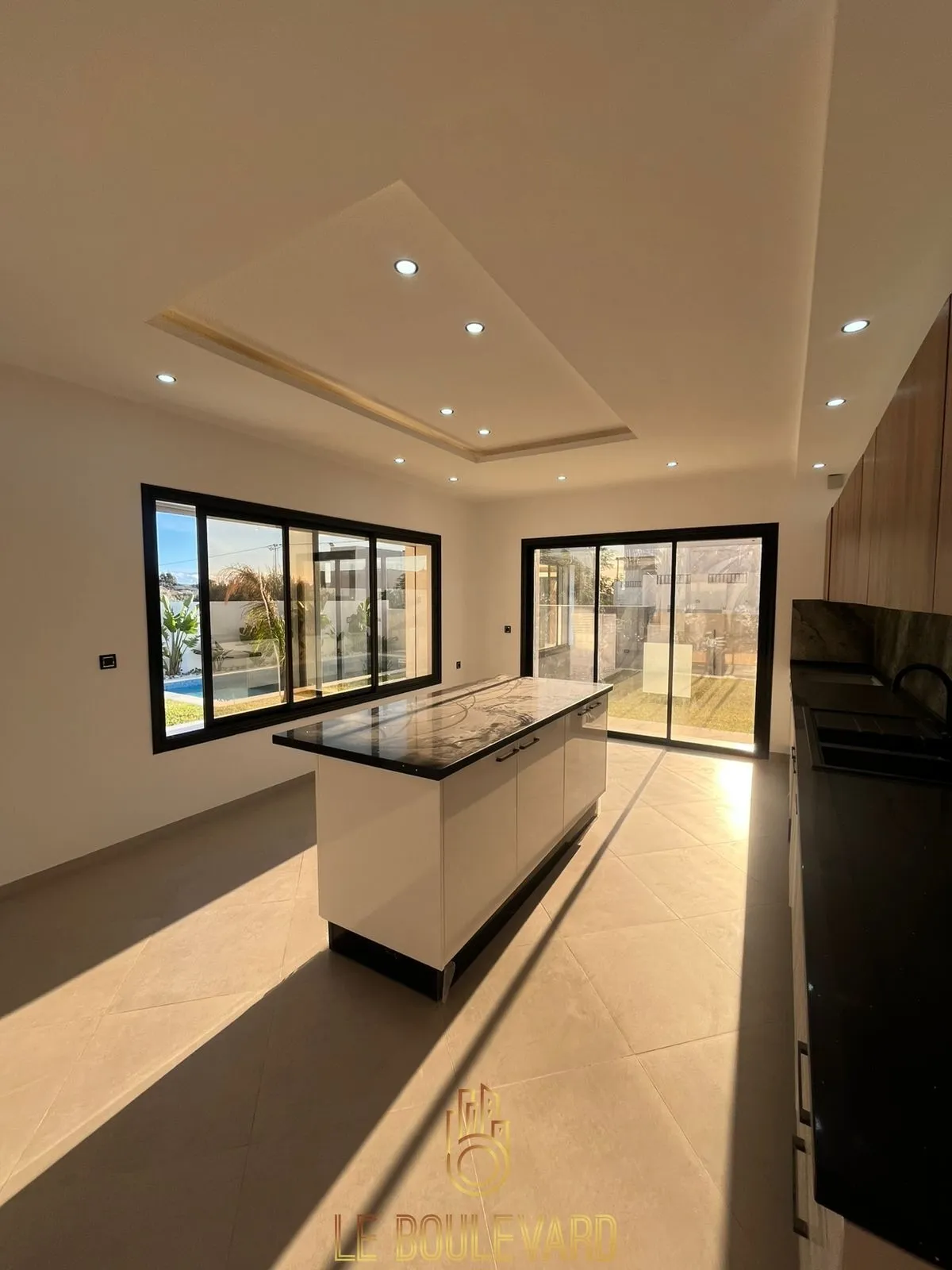 A Vendre Villa S+4 Haut Standing Avec Piscine Située à Sidi Jdidi, Hammamet 