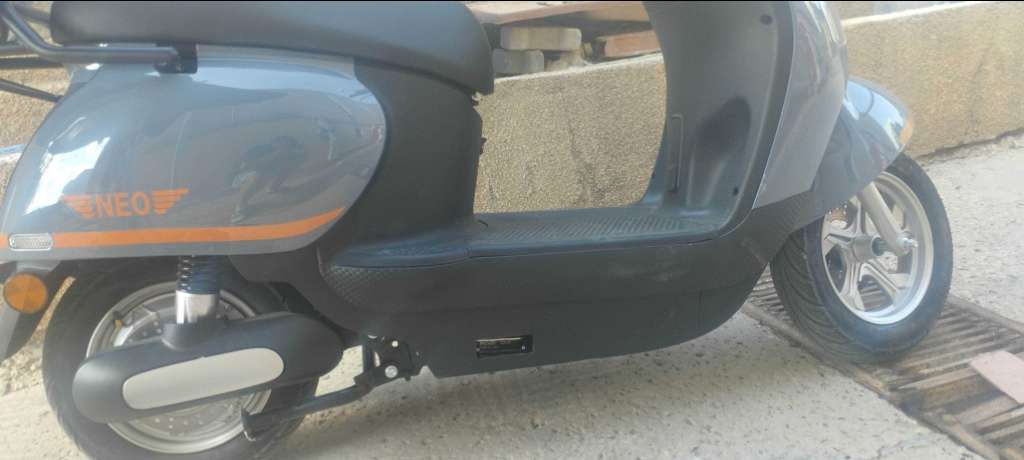 Scooter électrique neo