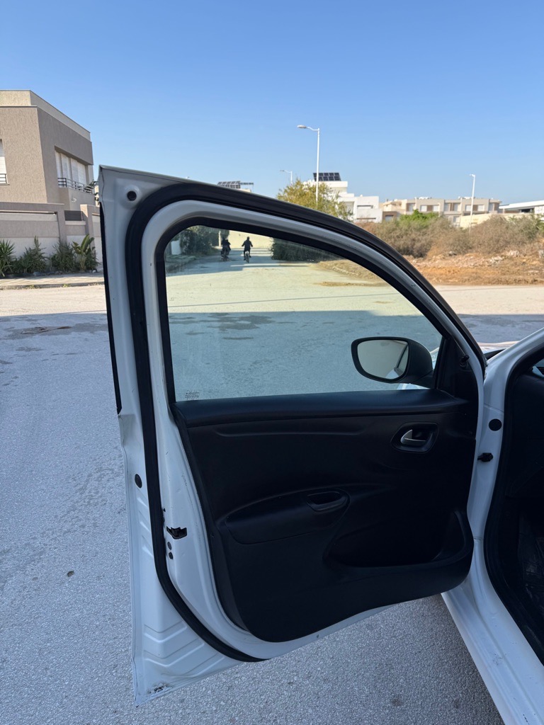 Citroen c-elysee blanc 