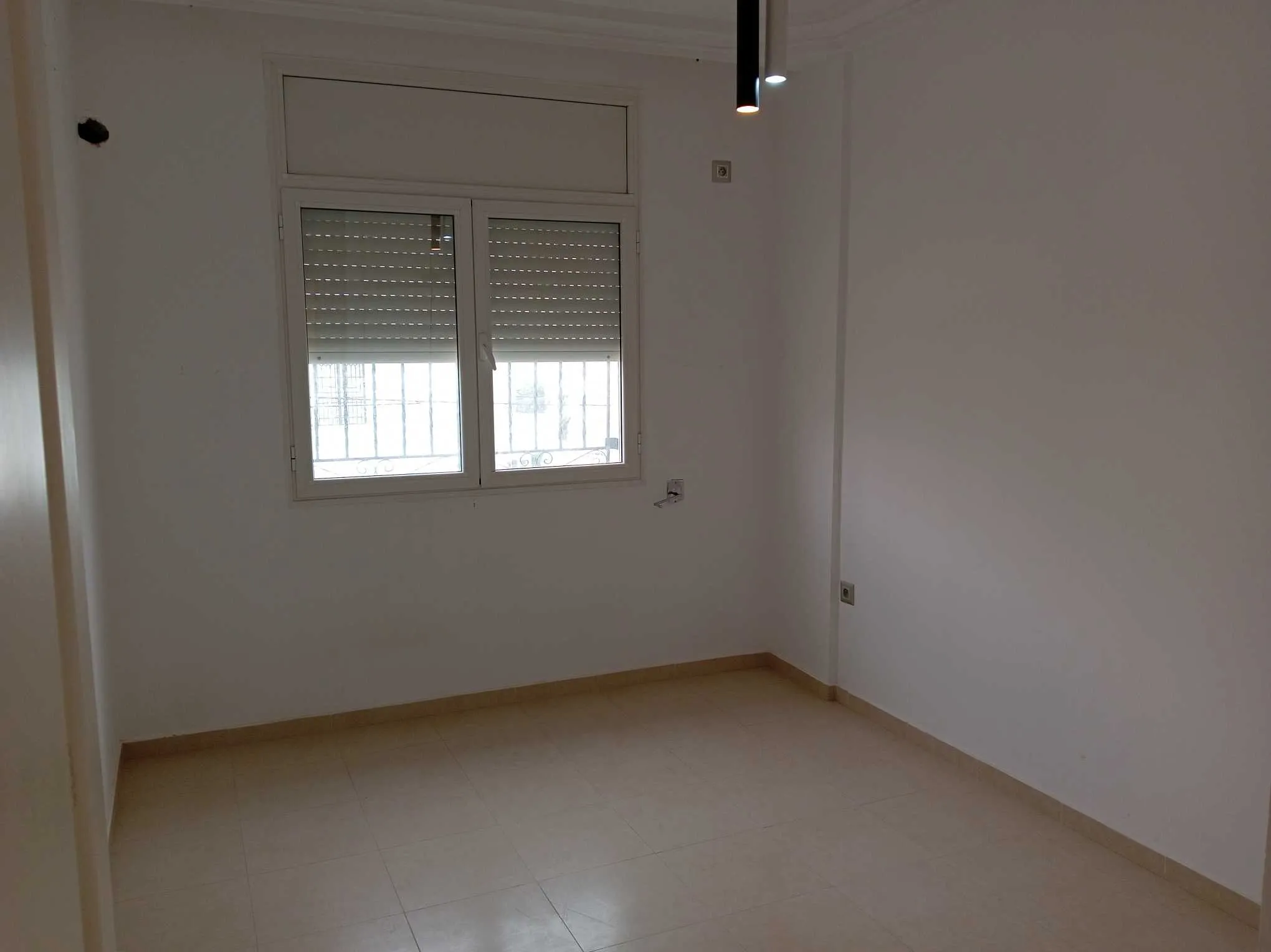  À louer – Étage villa S+3 à Riadh EL Andalous (Ariana)