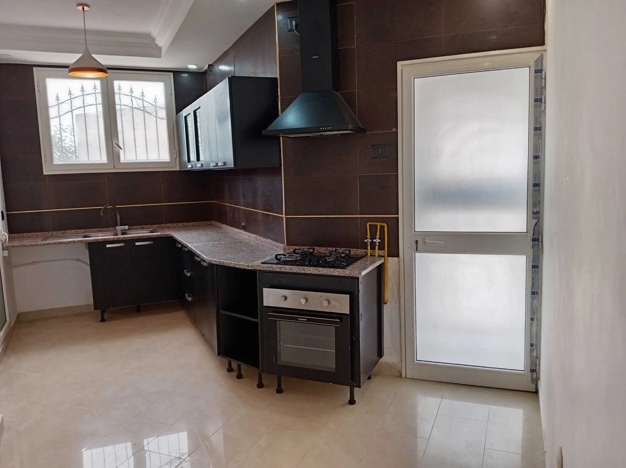  À louer – Étage villa S+3 à Riadh EL Andalous (Ariana)