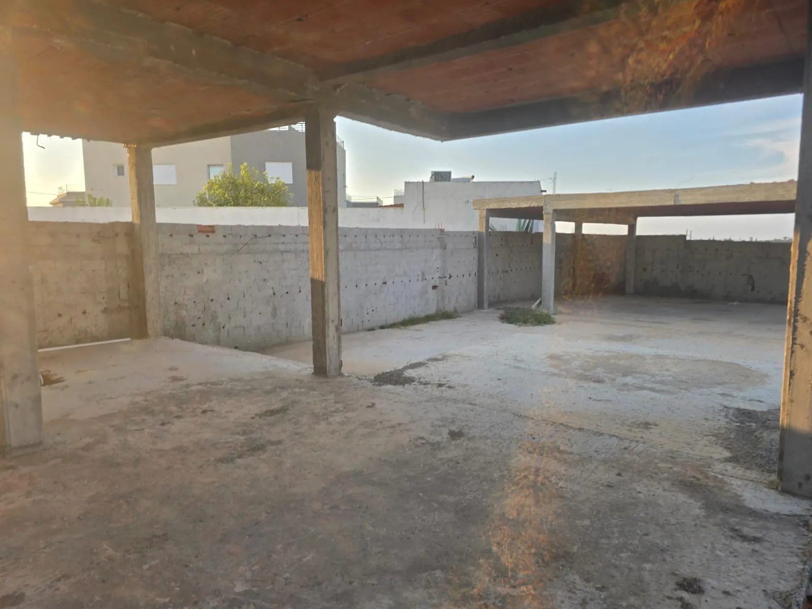 Avendre villa de 1300m2 inachevé à RMILA CHATT_MARIEM