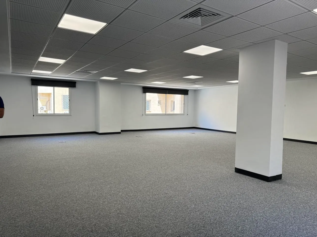 Joli bureau 150 m² retapé à neuf au lac 1