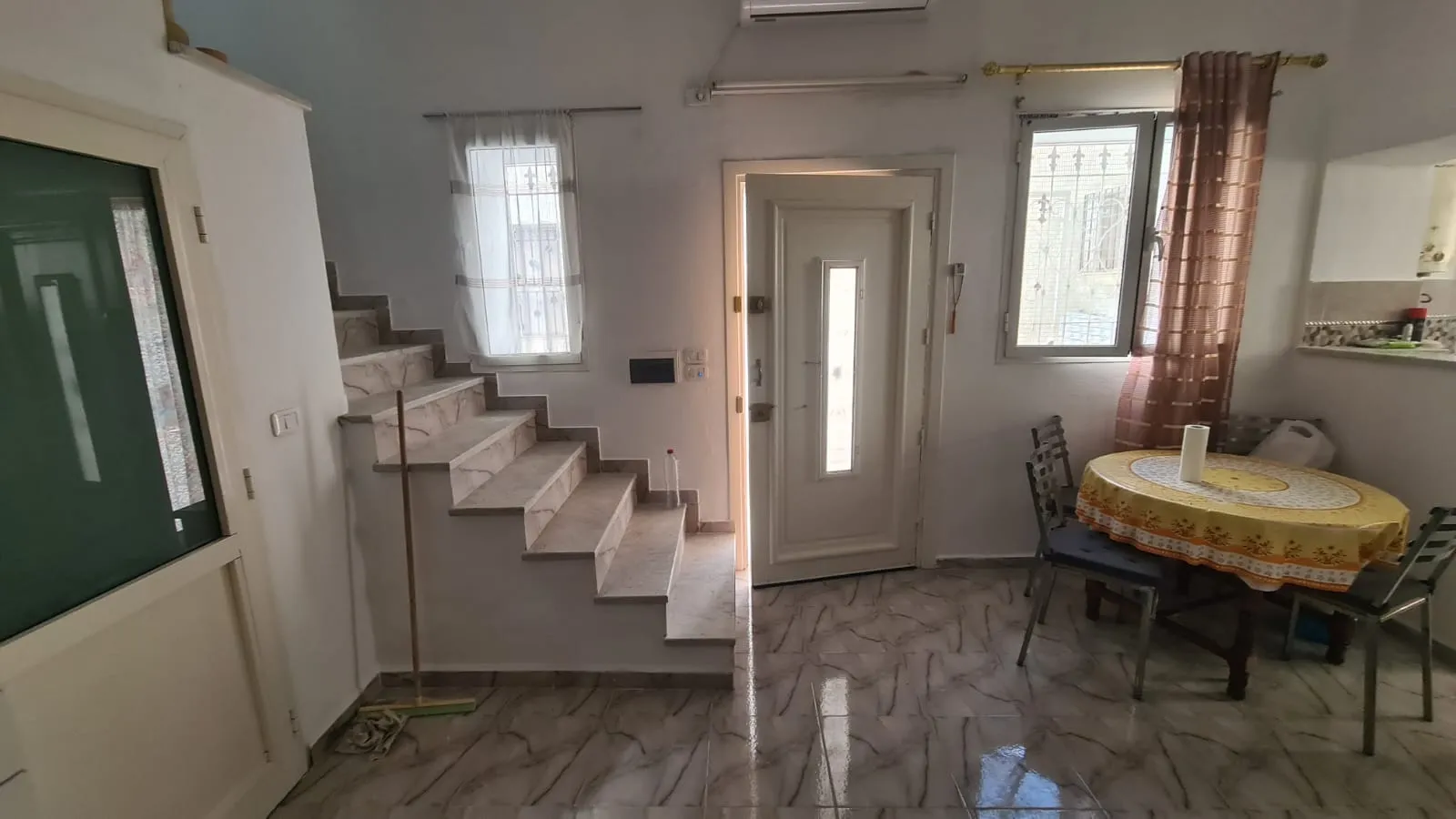 đĄĂ VENDRE â DUPLEX AU CENTRE-VILLE DE NABEUL