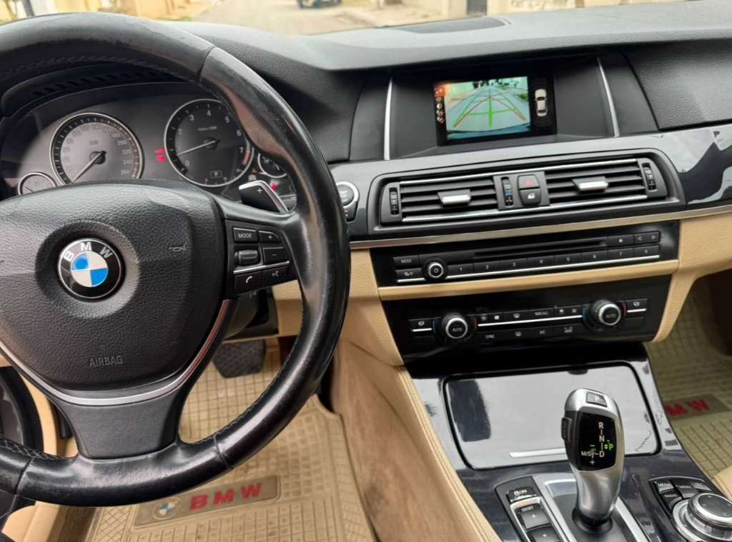 Bmw F10. 520i