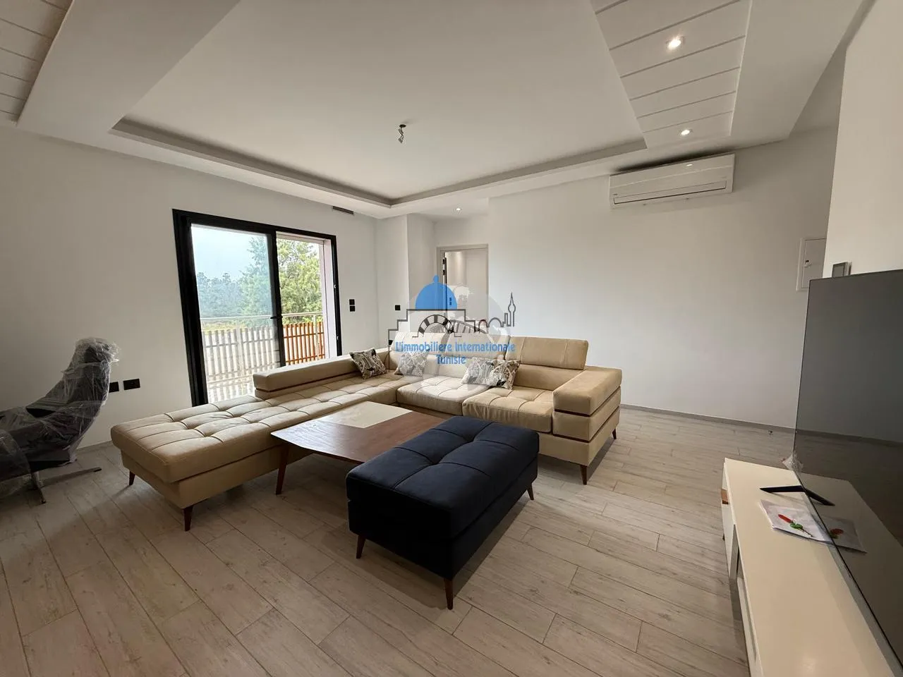 À 𝗩𝗘𝗡𝗗𝗥𝗘 – Appartement S+1 meublé à 𝗖𝗵𝗮𝘁𝘁 𝗠𝗮𝗿𝗶𝗲𝗺 – 𝗦𝗼𝘂𝘀𝘀𝗲.