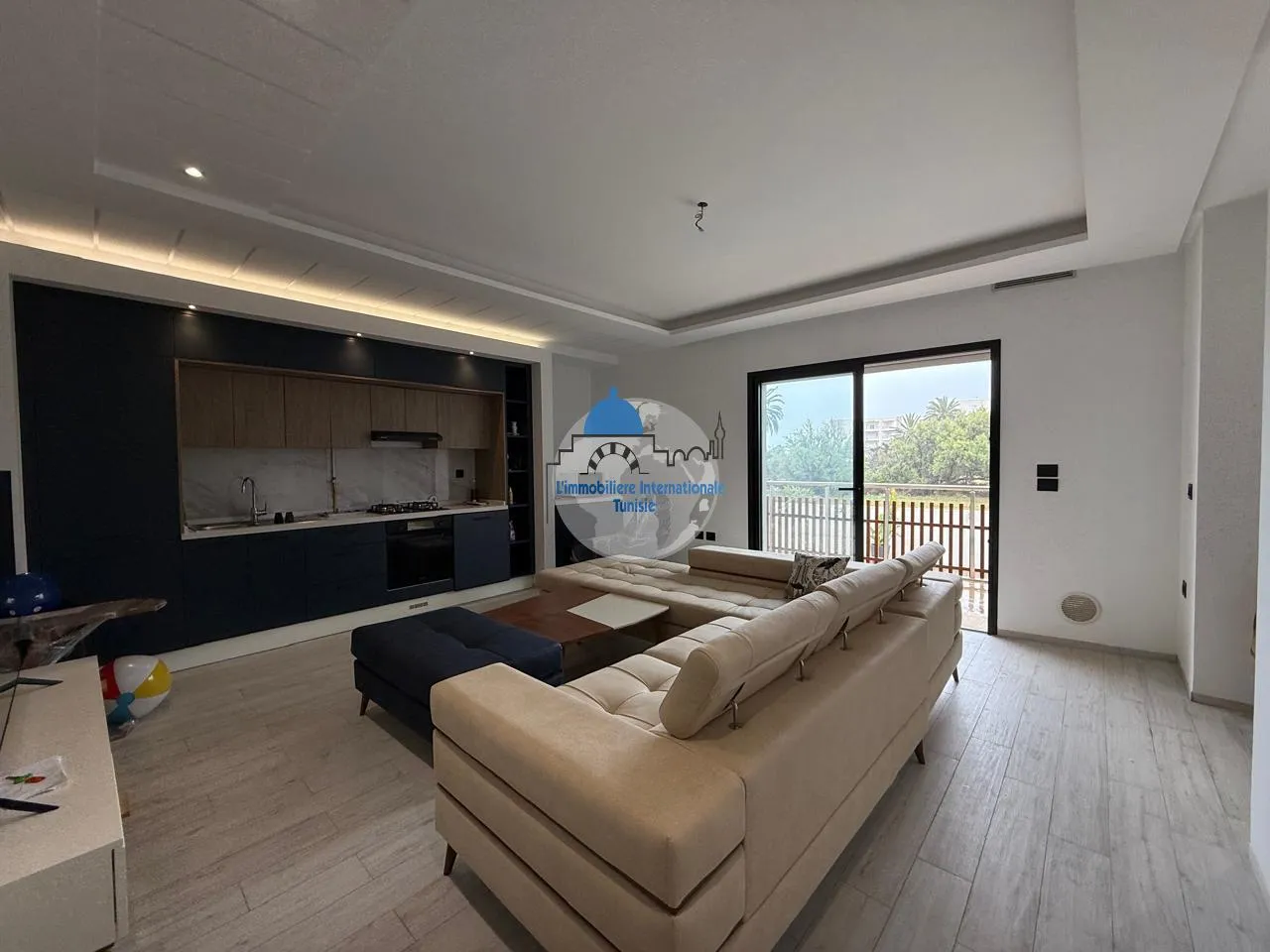À 𝗩𝗘𝗡𝗗𝗥𝗘 – Appartement S+1 meublé à 𝗖𝗵𝗮𝘁𝘁 𝗠𝗮𝗿𝗶𝗲𝗺 – 𝗦𝗼𝘂𝘀𝘀𝗲.