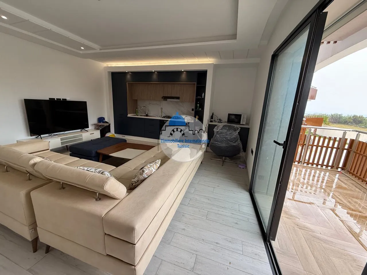 À 𝗩𝗘𝗡𝗗𝗥𝗘 – Appartement S+1 meublé à 𝗖𝗵𝗮𝘁𝘁 𝗠𝗮𝗿𝗶𝗲𝗺 – 𝗦𝗼𝘂𝘀𝘀𝗲.