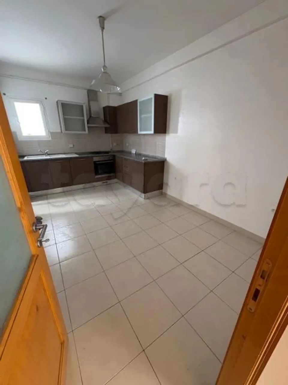 un appartement s+3 Haut Standing au 1er étage a louer a Soukra Rue Du Parc