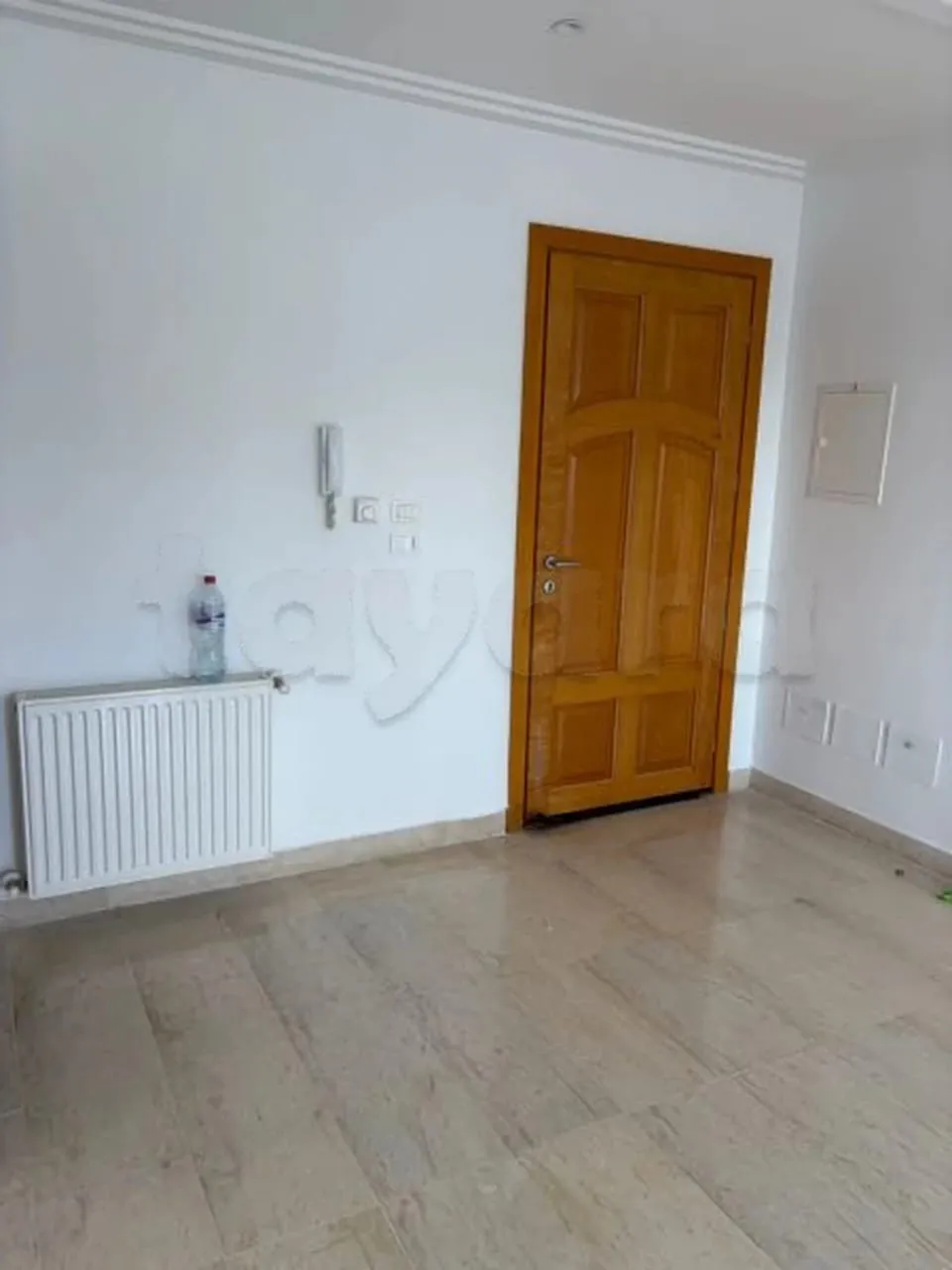 un appartement s+3 Haut Standing au 1er étage a louer a Soukra Rue Du Parc