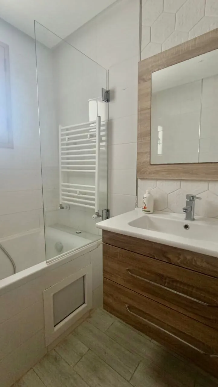 A Louer Etage de villa S+3 à Jardin d'el Menzah