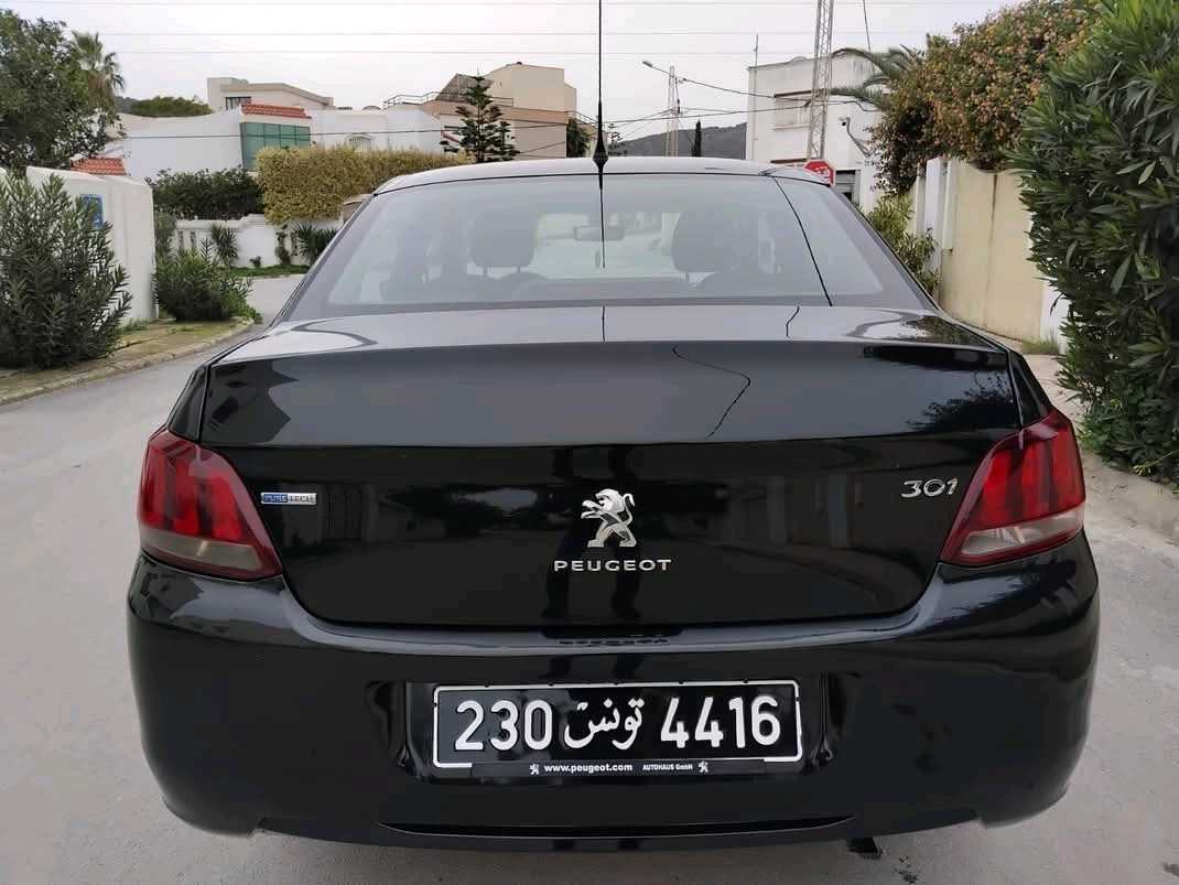 PEUGEOT 301 ACCESS PREMIÈRE MAIN 