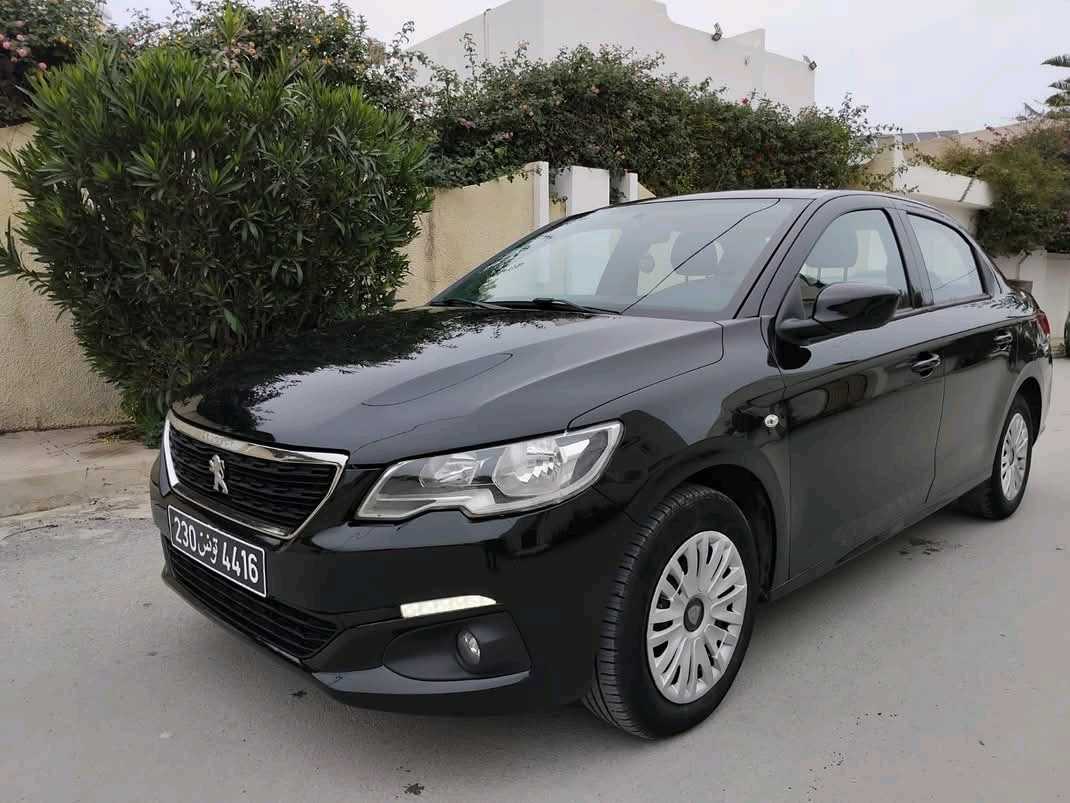 PEUGEOT 301 ACCESS PREMIÈRE MAIN 