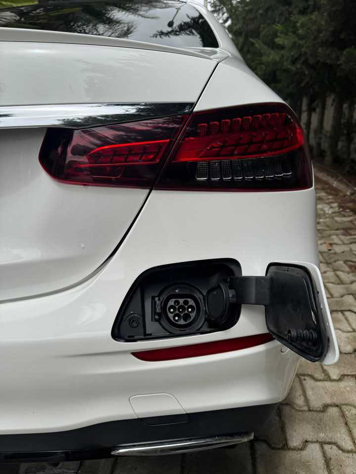 🇩🇪Mercedes-Benz Classe E 300e AMG🇩🇪
On accepte l'échange des voitures 29130012
▪️Modele : 2022