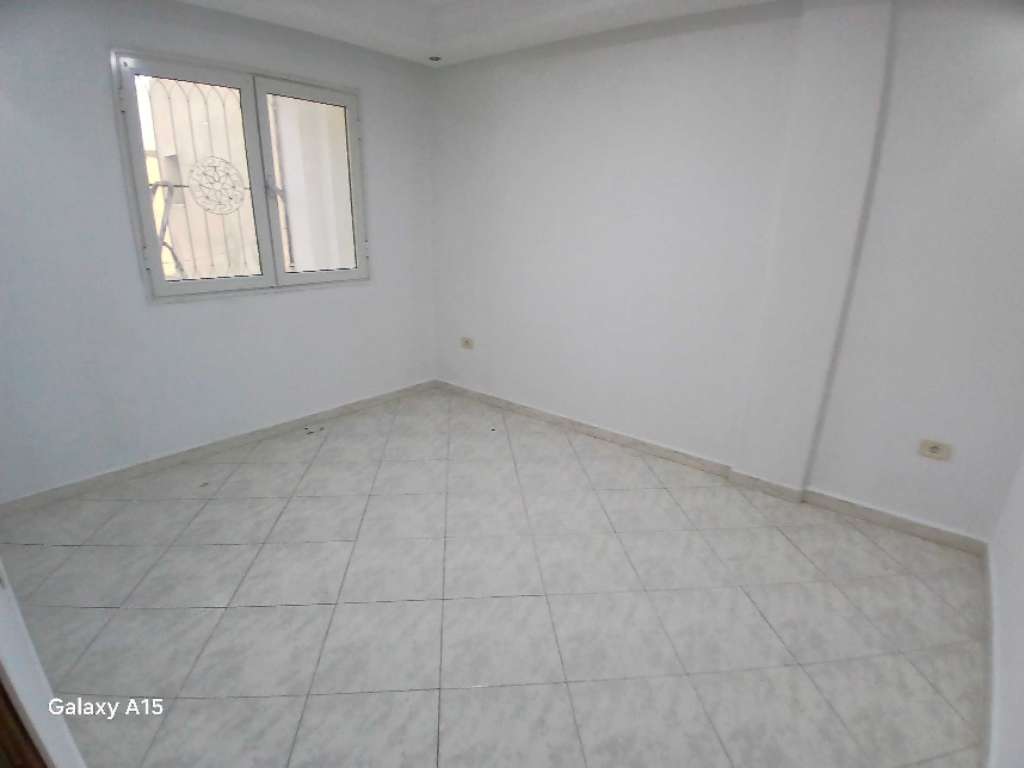 A louer appartement S+2 au deuxième étage sans ascenseur situé à hamam sousse BHAIR