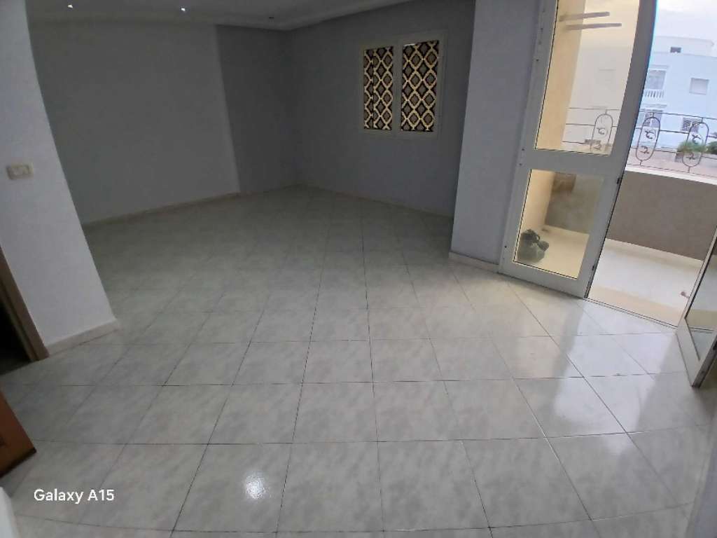 A louer appartement S+2 au deuxième étage sans ascenseur situé à hamam sousse BHAIR