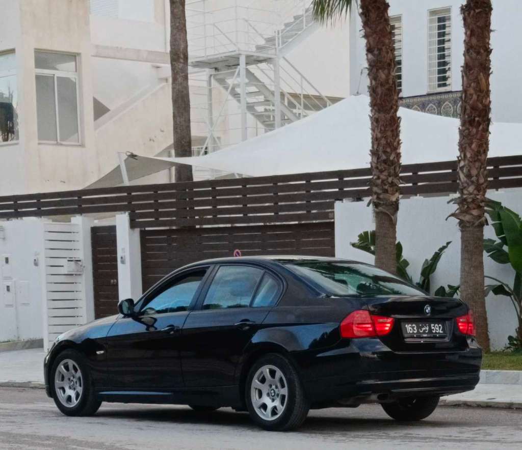 🚘 BMW E 90 318i 
