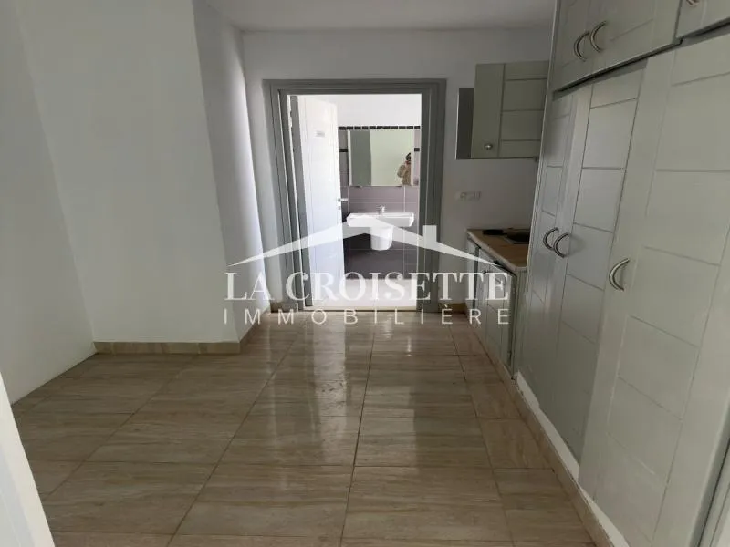 Bureau H+2 à Carthage ZBL0523