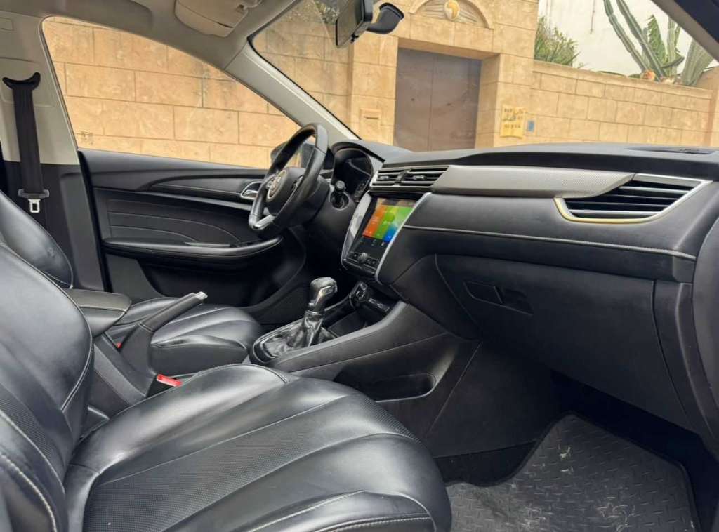 MG 5. 2022. Boite auto