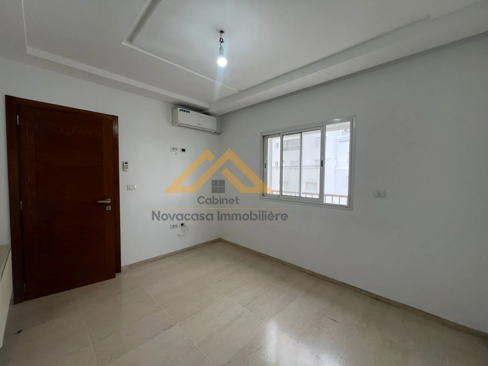 A vendre un appartement S+1 à Sahloul 4