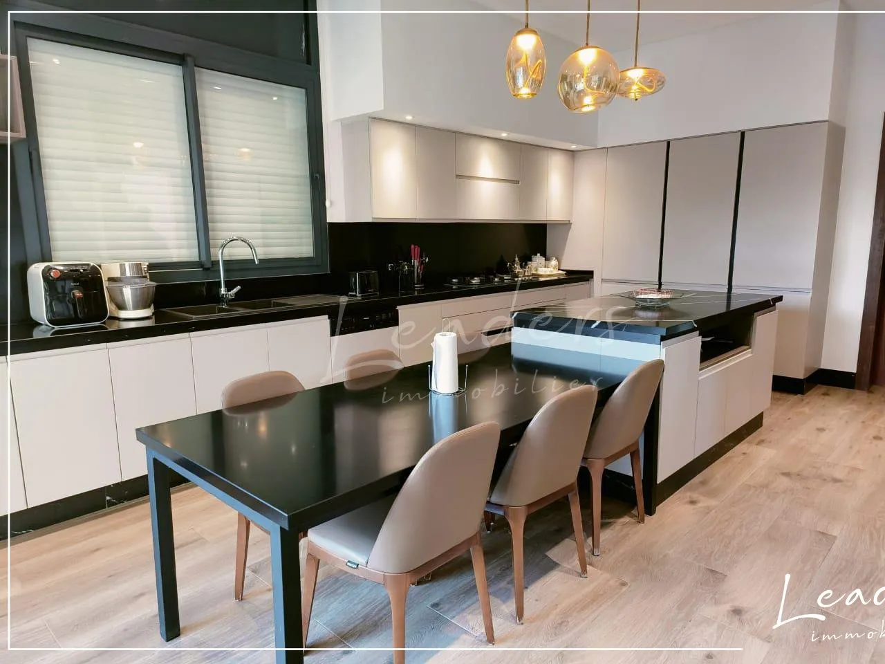 🏡 Villa 3S+5 de Luxe à La Marsa – Piscine, Jardin et Sécurité sur l'Auto Route Gammarth ! 🌟