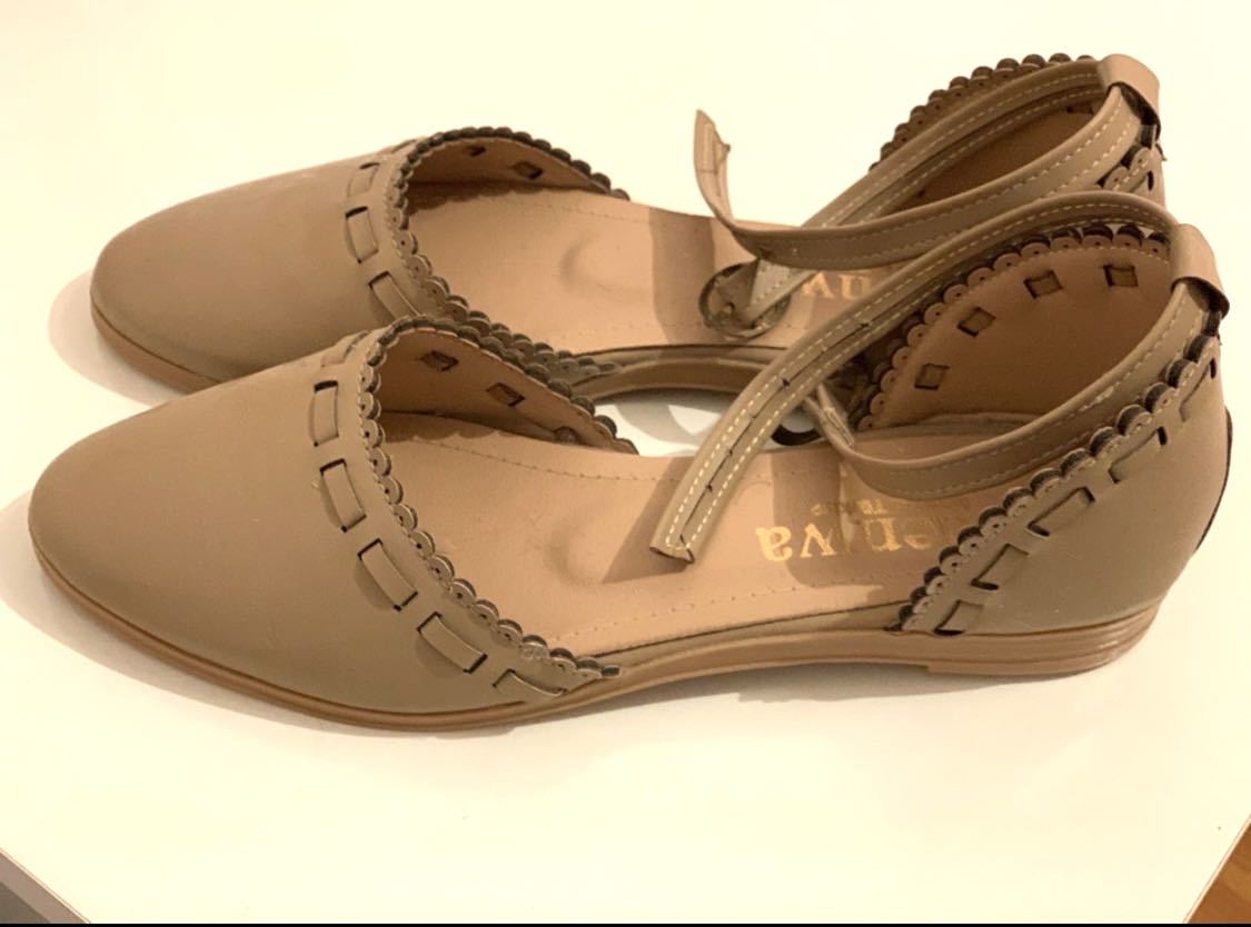 Neuf chaussure