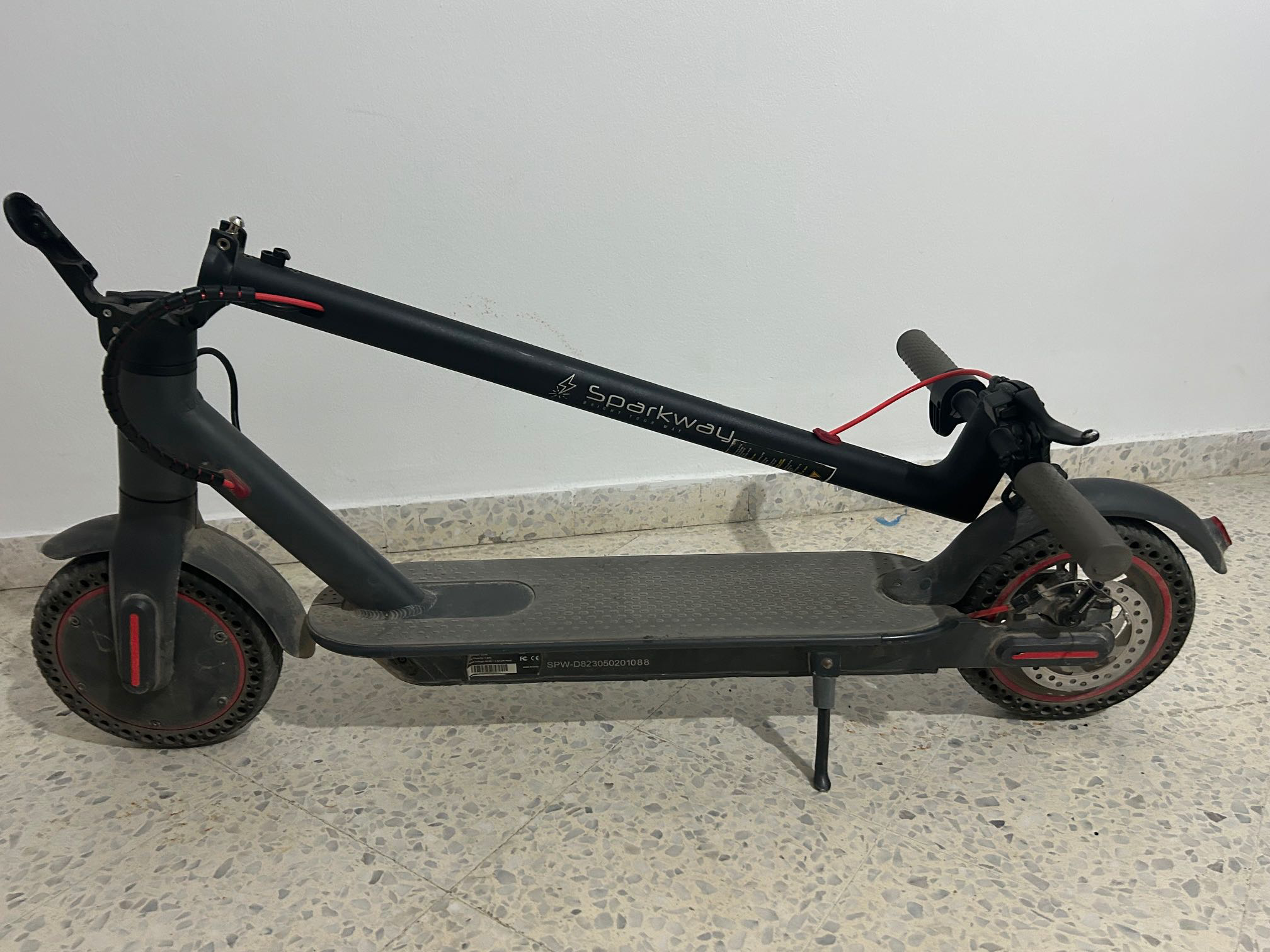 Trottinette electrique sparkway 8d