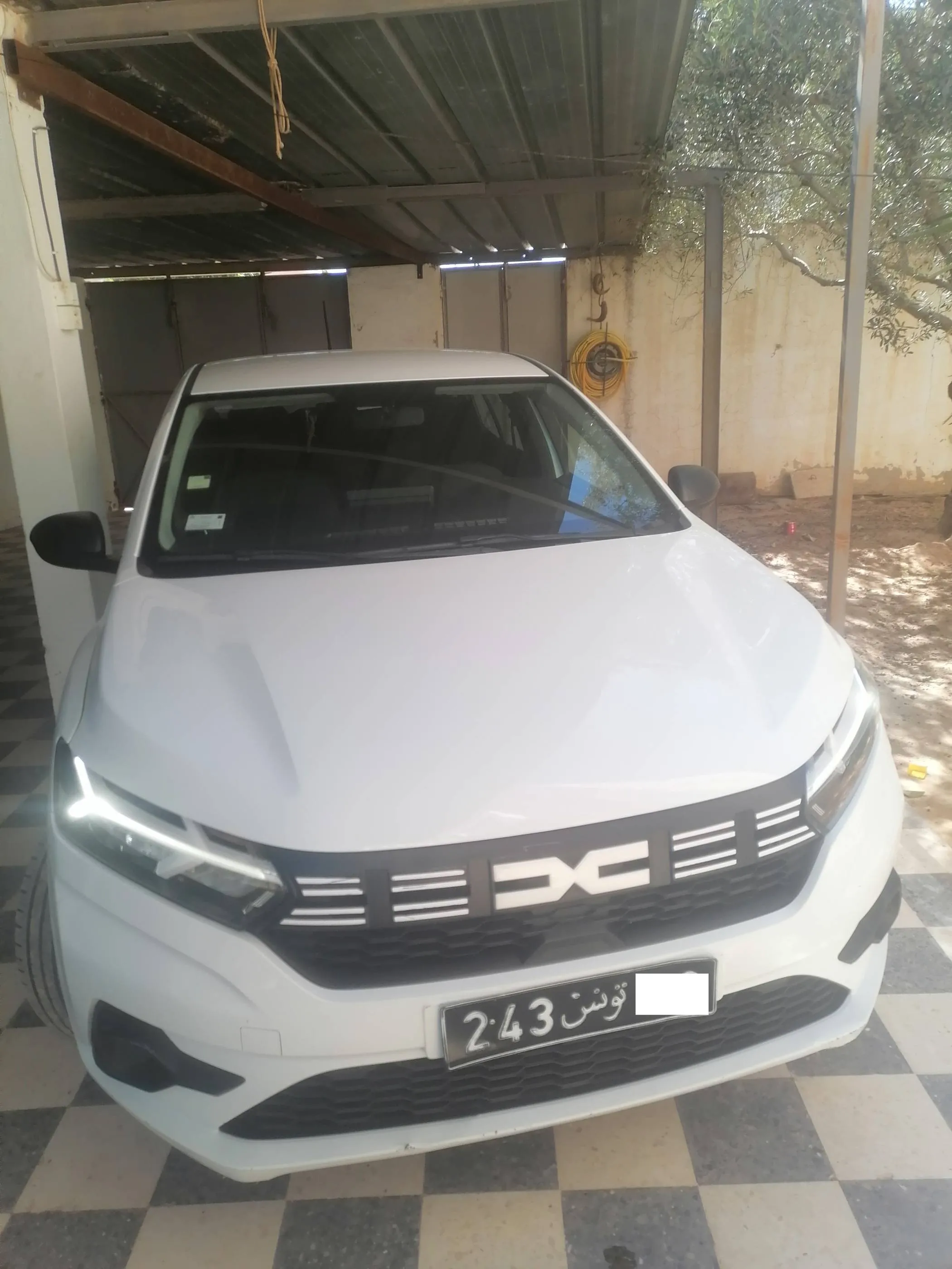 Dacia Logan 2024, essence, manuelle