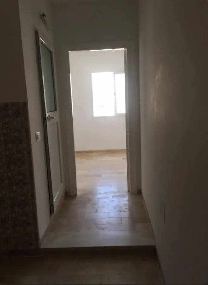 Location S0 vide à Dar Fadhal 