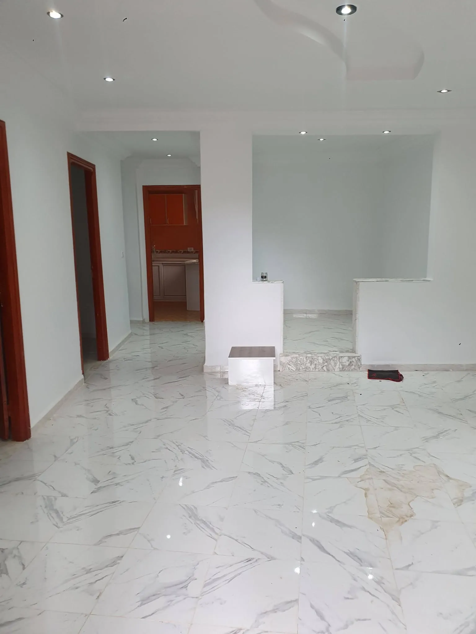 appartement   s+2 vide  a el Manar 1  au RDC