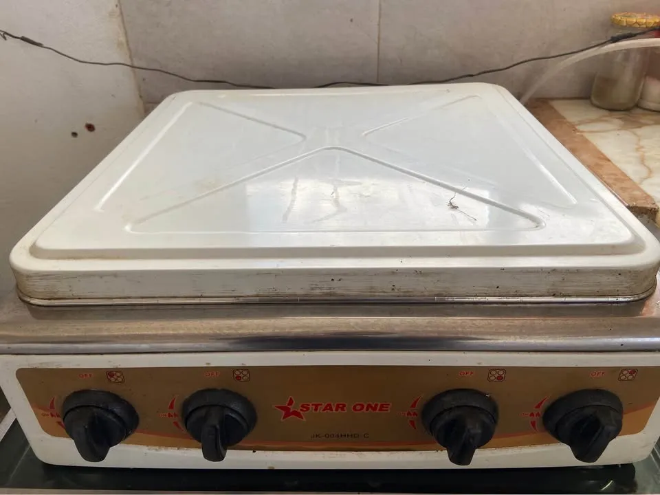 Gaz Plaque 4 feux Disponible a monastir