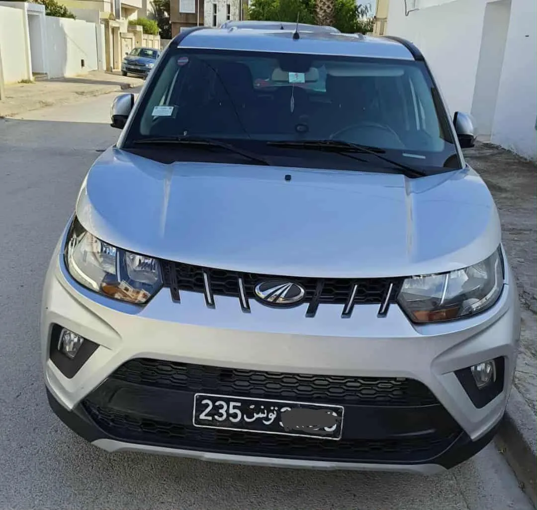 A vendre Mahindra kuv100 k8